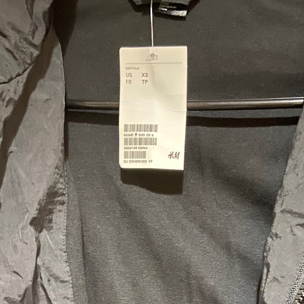 H&M Windbreaker Jacket - Picture 2 of 3